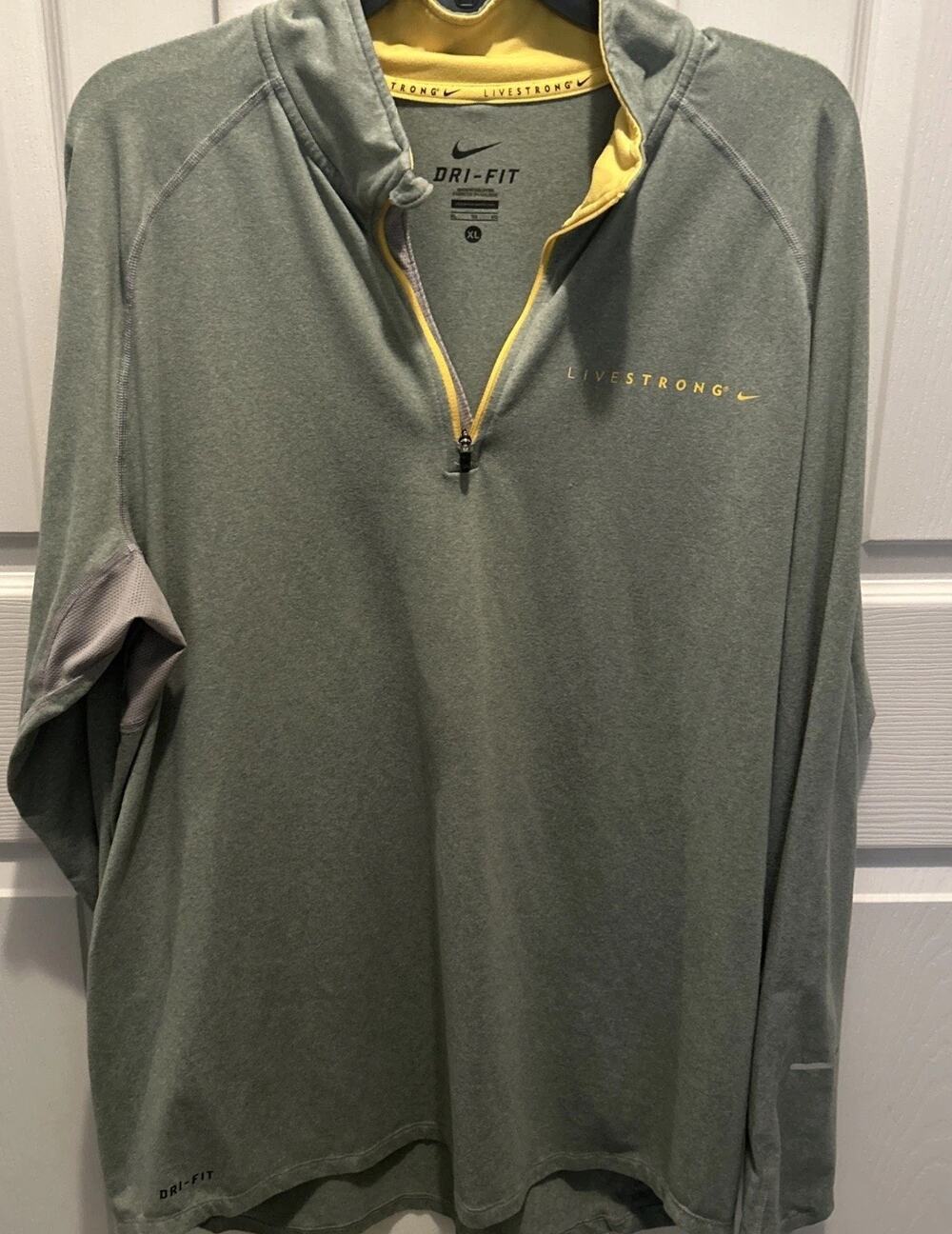 LiveStrong Nike Dri-Fit Women’s Gray & Yellow Trimmed Long Sleeve XL